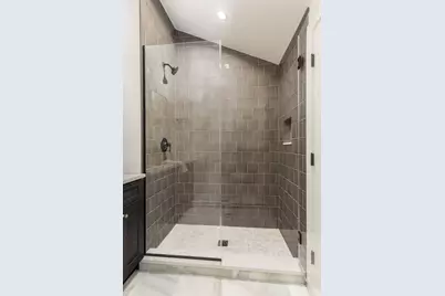 9032 Luna Avenue, Morton Grove, IL 60053 - Photo 15