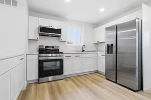 1207 W Walnut St, Bloomington, IL 61701 - Photo 7