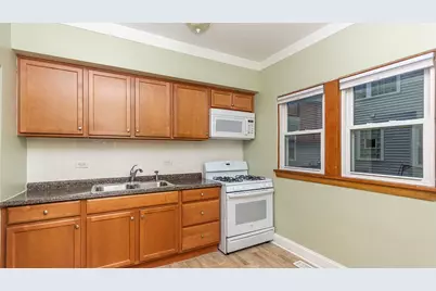 100 Belleplaine Avenue #1, Park Ridge, IL 60068 - Photo 9