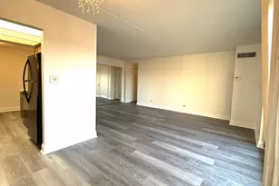 6340 Americana Dr, Willowbrook, IL 60527 - Photo 9