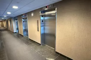 6340 Americana Dr, Willowbrook, IL 60527 - Photo 5