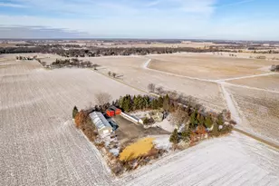 7421 Squaw Prairie Rd, Belvidere, IL 61008 - Photo 35