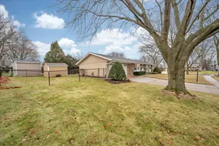 1828 Cannon Ct, Schaumburg, IL 60193 - Photo 3