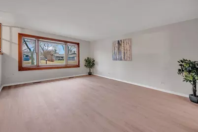 1828 Cannon Court, Schaumburg, IL 60193 - Photo 5