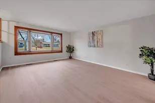 1828 Cannon Ct, Schaumburg, IL 60193 - Photo 5