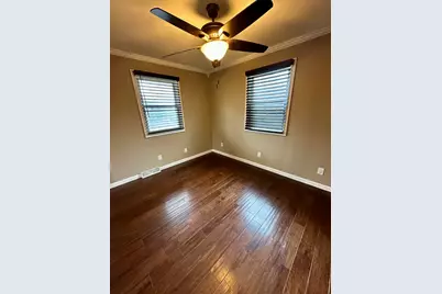 305 W Miller Road, Sterling, IL 61081 - Photo 9