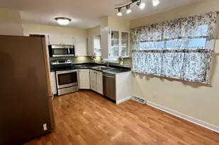 305 W Miller Rd, Sterling, IL 61081 - Photo 3