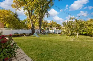 2720 W 97th St, Evergreen Park, IL 60805 - Photo 23