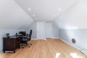 2720 W 97th St, Evergreen Park, IL 60805 - Photo 15