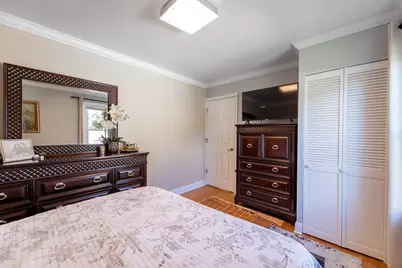 2720 W 97th Street, Evergreen Park, IL 60805 - Photo 9