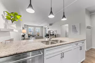 437 W Division St, Chicago, IL 60610 - Photo 5