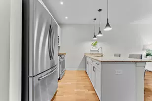 437 W Division St, Chicago, IL 60610 - Photo 3