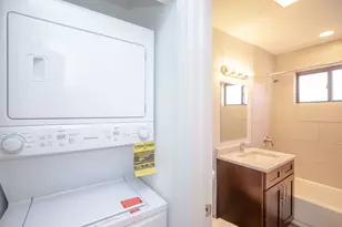 6807 N Ridge Blvd, Chicago, IL 60645 - Photo 7