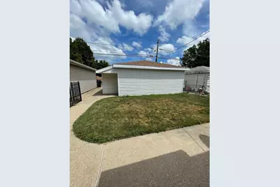 10519 S Avenue E, Chicago, IL 60617 - Photo 23