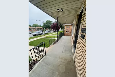 10519 S Avenue E, Chicago, IL 60617 - Photo 3