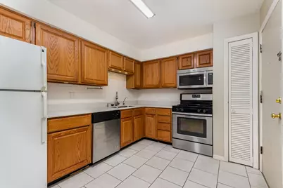 5740 Concord Lane #12, Clarendon Hills, IL 60514 - Photo 3