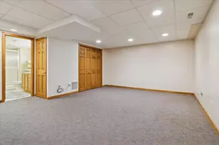 818 Wescott Rd, Bolingbrook, IL 60440 - Photo 27