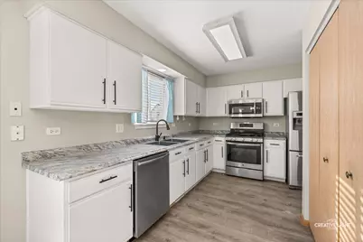 2477 Smithfield Court, Aurora, IL 60503 - Photo 9