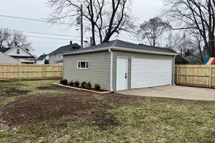 805 Helmholz Ave, Waukegan, IL 60085 - Photo 5