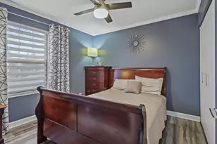 2332 Flagstone Ln, Carpentersville, IL 60110 - Photo 15