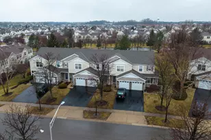 2332 Flagstone Ln, Carpentersville, IL 60110 - Photo 23