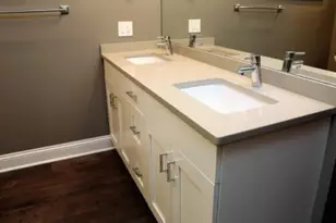 2305 W Waveland Ave, Chicago, IL 60618 - Photo 7