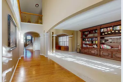 5670 Brentwood Drive, Hoffman Estates, IL 60192 - Photo 19