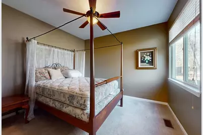 5670 Brentwood Drive, Hoffman Estates, IL 60192 - Photo 11