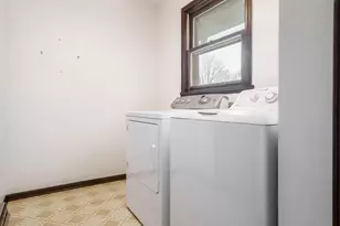 8169 Clockview Rd, Rockford, IL 61108 - Photo 15