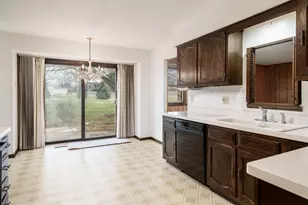 8169 Clockview Rd, Rockford, IL 61108 - Photo 9