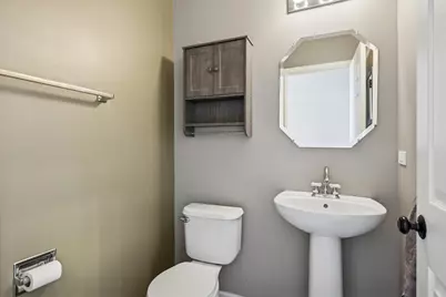 651 W Georgian Court, Addison, IL 60101 - Photo 9