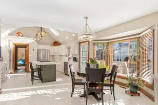 4005 White Eagle Dr, Naperville, IL 60564 - Photo 15