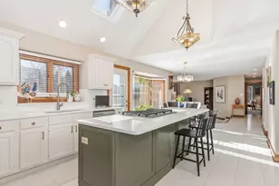 4005 White Eagle Dr, Naperville, IL 60564 - Photo 13