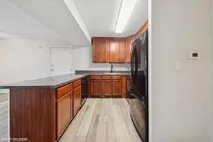 5809 Oakwood Dr, Lisle, IL 60532 - Photo 7