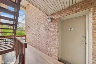 5809 Oakwood Dr, Lisle, IL 60532 - Photo 3