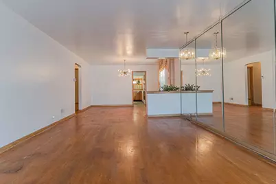 8849 S Paxton Avenue, Chicago, IL 60617 - Photo 9