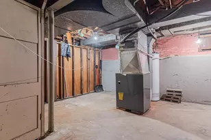 8849 S Paxton Ave, Chicago, IL 60617 - Photo 37