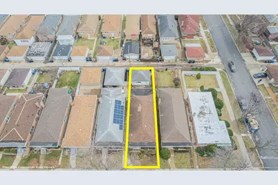 8849 S Paxton Avenue, Chicago, IL 60617 - Photo 3