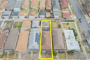 8849 S Paxton Ave, Chicago, IL 60617 - Photo 3