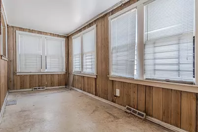 8849 S Paxton Avenue, Chicago, IL 60617 - Photo 31