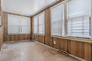 8849 S Paxton Ave, Chicago, IL 60617 - Photo 31