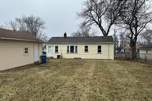 971 Solfisburg Ave, Aurora, IL 60505 - Photo 9