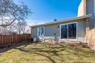 247 Driftwood Ln, Bloomingdale, IL 60108 - Photo 9