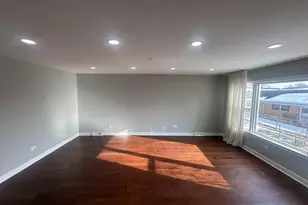 9485 Sumac Rd, Des Plaines, IL 60016 - Photo 3