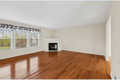 145 S Oakleaf Road, Algonquin, IL 60102 - Photo 7