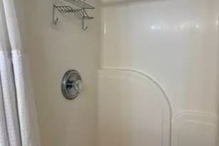 924 Windstone Ct, Lake in the Hills, IL 60156 - Photo 17