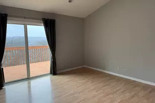 924 Windstone Ct, Lake in the Hills, IL 60156 - Photo 5