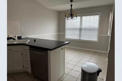 924 Windstone Court #924, Lake in the Hills, IL 60156 - Photo 7