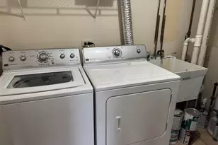 924 Windstone Ct, Lake in the Hills, IL 60156 - Photo 15