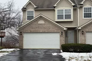 924 Windstone Ct, Lake in the Hills, IL 60156 - Photo 1